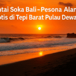 Pemandangan Pantai Soka Bali saat matahari terbenam dengan pasir hitam berkilau, ombak besar, dan tebing di tepi pantai, menampilkan keindahan alam eksotis di Bali bagian barat.